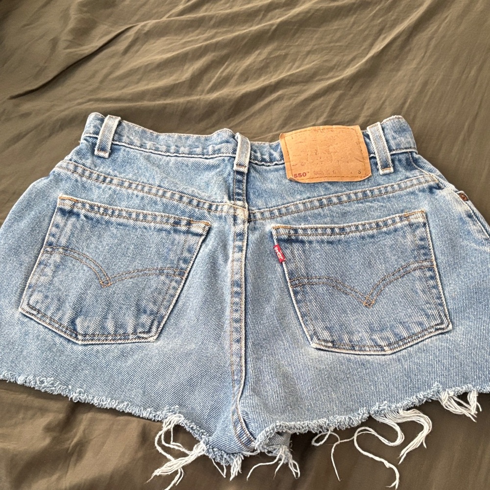 Levi's 550 Light Wash Denim Cutoff Shorts Size 0